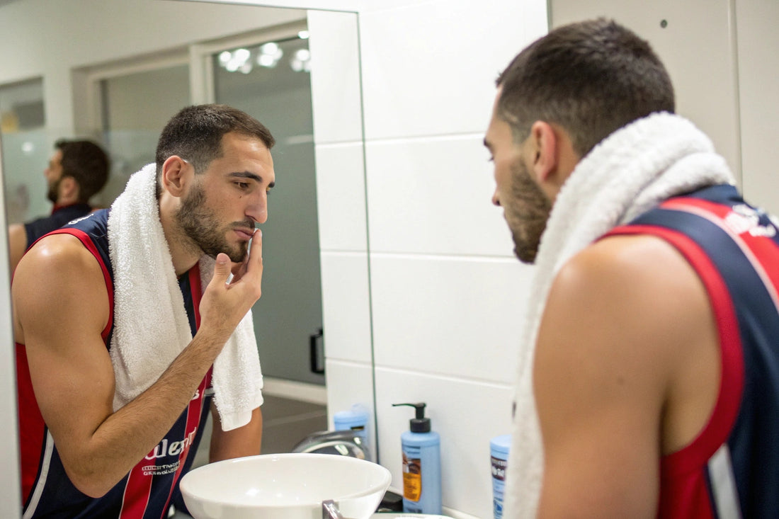 Cuidado facial para hombres deportistas: productos esenciales para tu piel